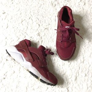 Maroon Nike Hurraches